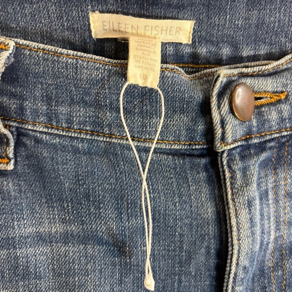 EILEEN FISHER Sz 10 Jeans Mid-Wash Boyfriend Tapered Leg Cut High Waist - Picture 3 of 8